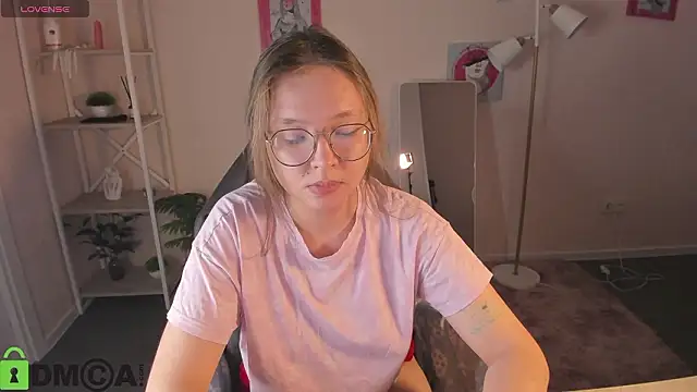 XXX chat uživo modela Nuura_Moore