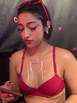 LilithMonette Adlı Modelin Canlı XXX Sohbeti