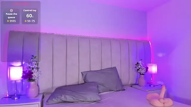 EllaaThorne live XXX chat