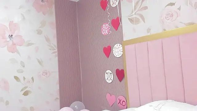 CHLOE_BLOWJOB Adlı Modelin Canlı XXX Sohbeti