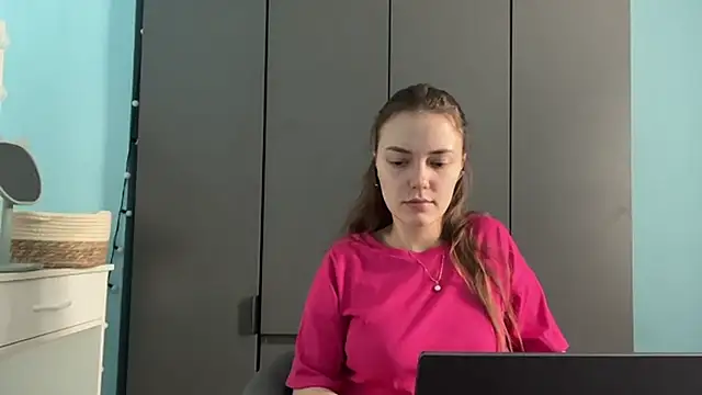 Chat +18 de AndreeMerryman ao vivo