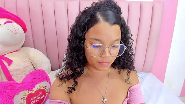 Chat +18 de ISABELLA_020 ao vivo