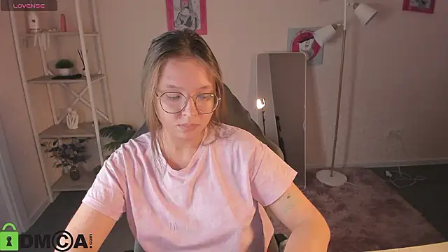 Nuura_Moore – Naživo XXX chat