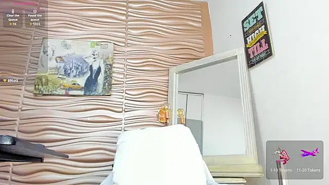 mia_pineda: απευθείας συνομιλία ΧΧΧ