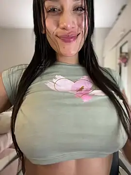 Emmily_19 Adlı Modelin Canlı XXX Sohbeti