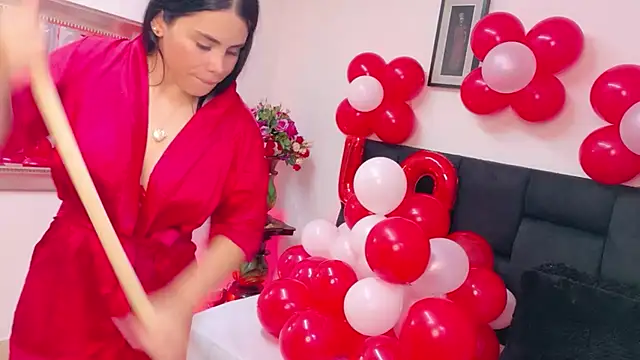 lararoberts_: απευθείας συνομιλία ΧΧΧ