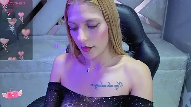 Candy_kush_t Chat XXX in diretta