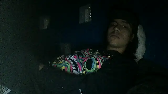 AlexAlejandro13のウェブカメラショー