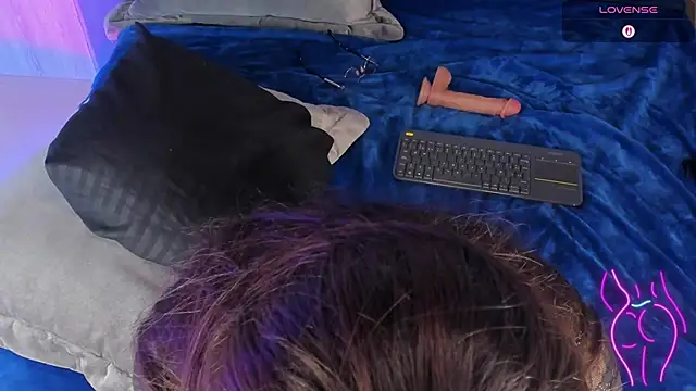 MiaKay1 – Naživo XXX chat