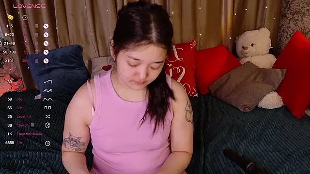 FreyaRaya Show in webcam