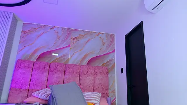 emmacurvy Adlı Modelin Canlı XXX Sohbeti