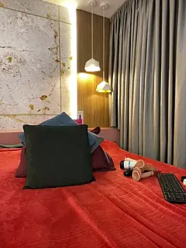 Lushi_Love: онлайн-секс-чат