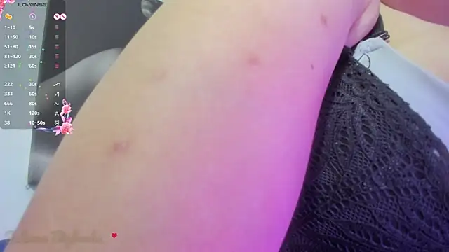 Juliana_bigboobs: онлайн-секс-чат