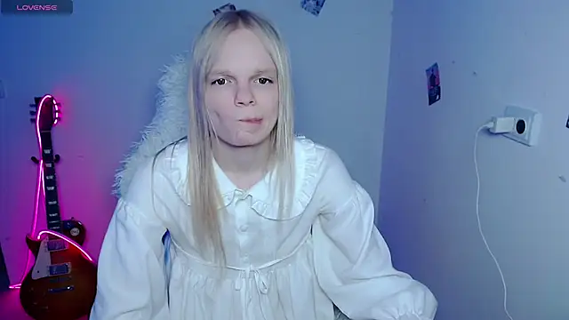 Emily_Nyaffee live XXX chat