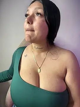 Miia__Taylorのウェブカメラショー