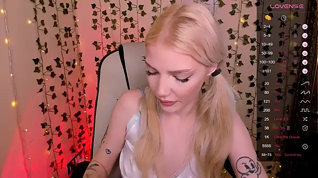 Chat XXX en directo de AnyaTaylor_