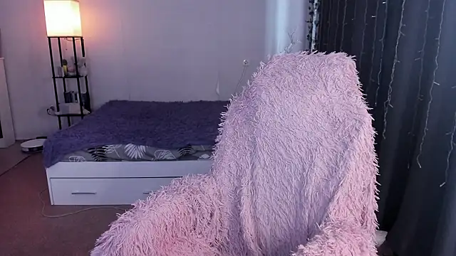 ReddHotPipper Adlı Modelin Canlı XXX Sohbeti