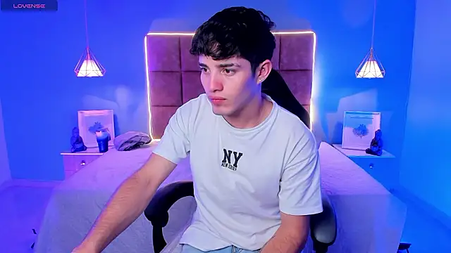 AlejooTwink's Live XXX Chat