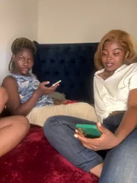 Boneca25: онлайн-секс-чат