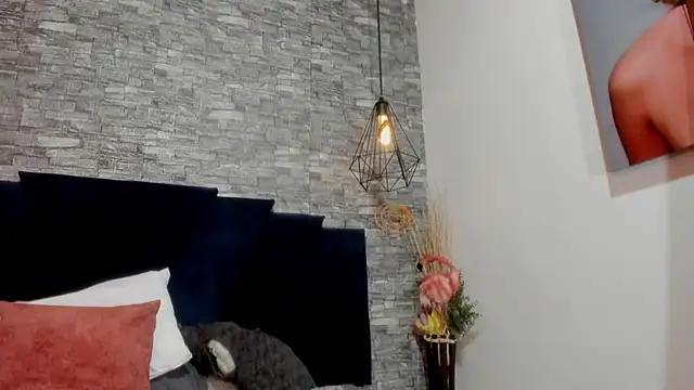 Sophia_Brunett: онлайн-секс-чат