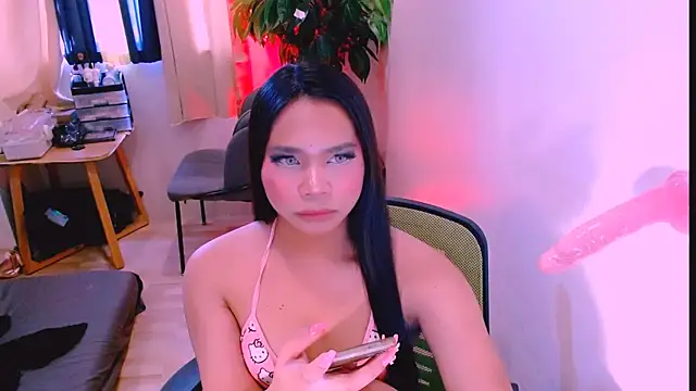 miss_kcummer: διαδικτυακό σόου στην κάμερα