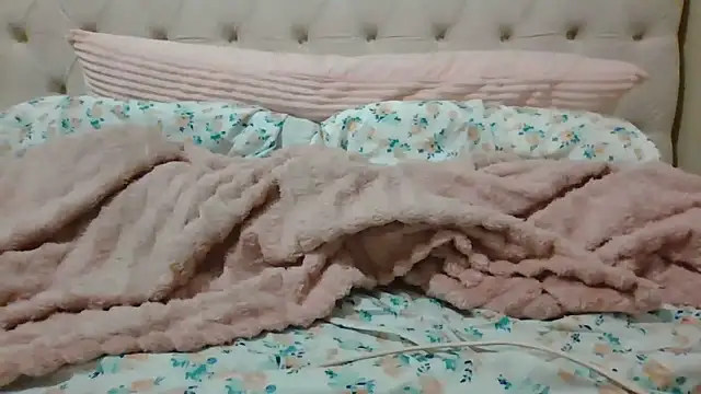 beautylovess Adlı Modelin Canlı XXX Sohbeti