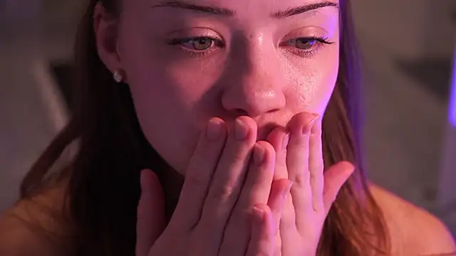 VixenMia Adlı Modelin Canlı XXX Sohbeti