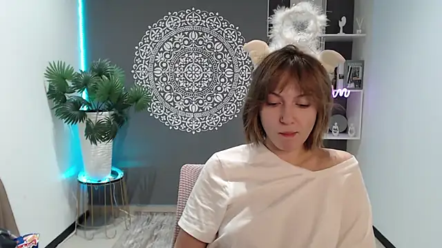 EchoScribe Adlı Modelin Canlı XXX Sohbeti