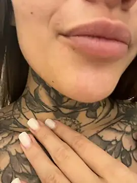 Chat +18 de KishaMur ao vivo