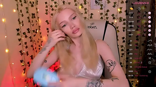 AnyaTaylor_のライブXXXチャット