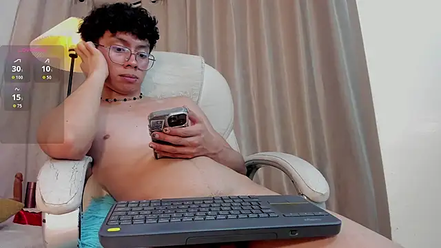 liam_twiink: онлайн-секс-чат