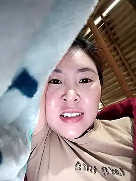 Yiyoongg 网络视讯表演