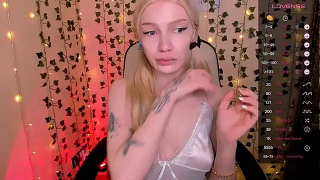 AnyaTaylor_ Live XXX-Chat