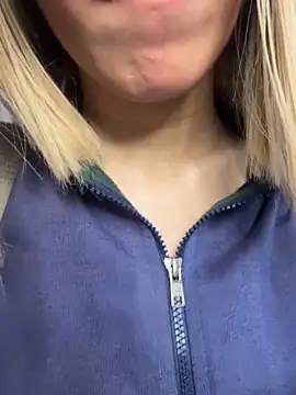 SweetBunnyGF's Webcam Show