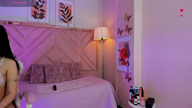 Chat XXX ao vivo de DemiJones_