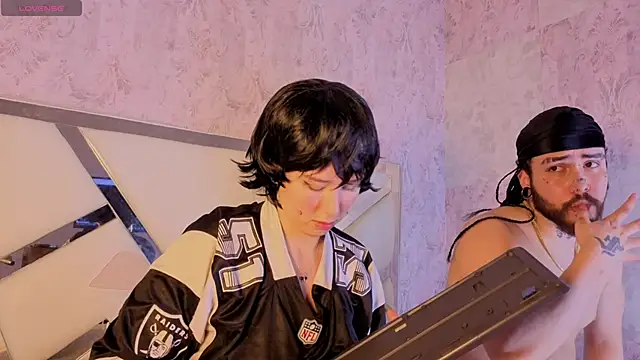 Benny_and_Mark Chat XXX live