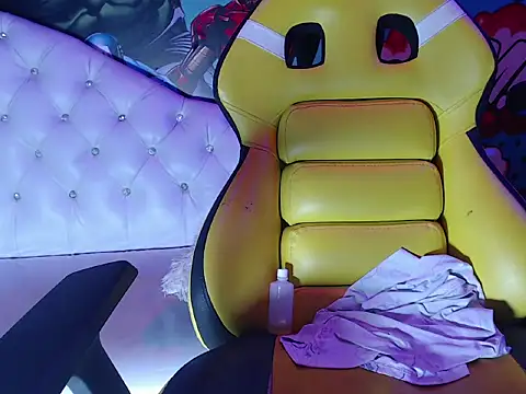 adriana_foxxxy élő XXX-chatje