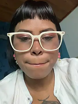 Mich-12's Live XXX Chat