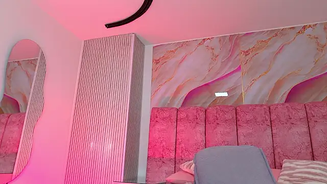 emmacurvy Chat XXX live