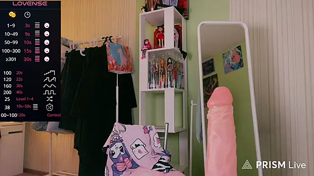 XXX chat uživo modela Helen_Shine