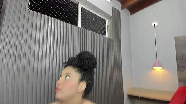 kaleb_violeta_1 Adlı Modelin Canlı XXX Sohbeti