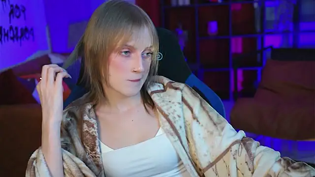 KiraMontoya – Naživo XXX chat