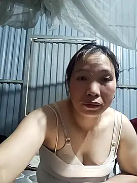 Evelyn-n – Naživo XXX chat