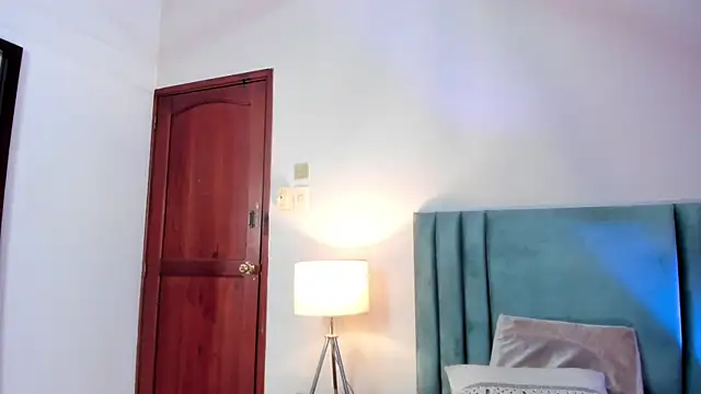 KeniaCarterr Adlı Modelin Canlı XXX Sohbeti