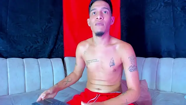 Peter_boys_1 Show Webcam