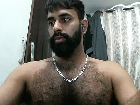 indianhairybull Chat XXX in diretta