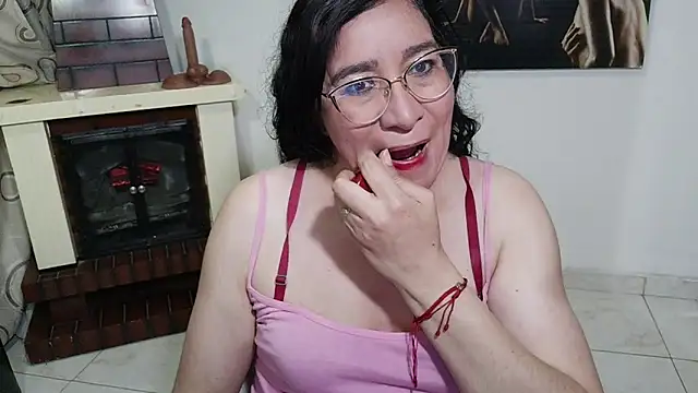 Grace_mature_milf élő XXX-chatje