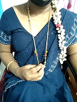 XXX chat uživo modela lolida69thamil