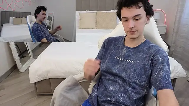 MoonlinSkinn Chat XXX in diretta