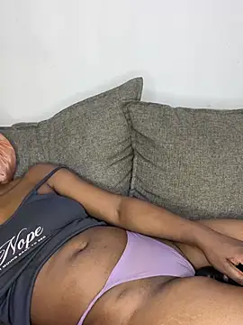 Kinkyy_ élő XXX-chatje